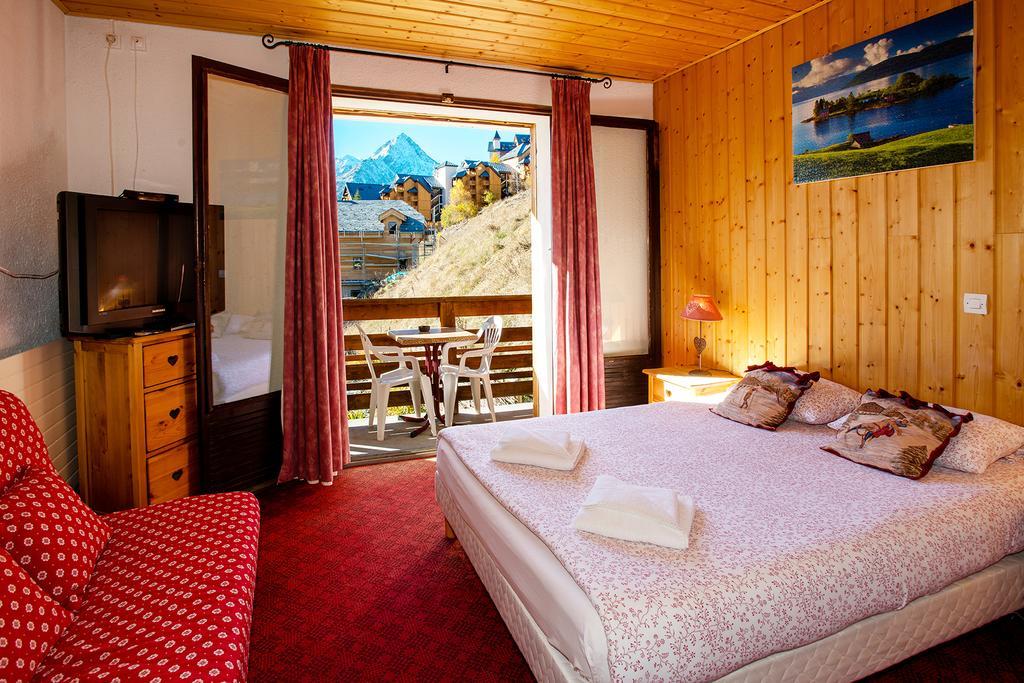 Hotel Le Cairn Les Deux Alpes Zimmer foto