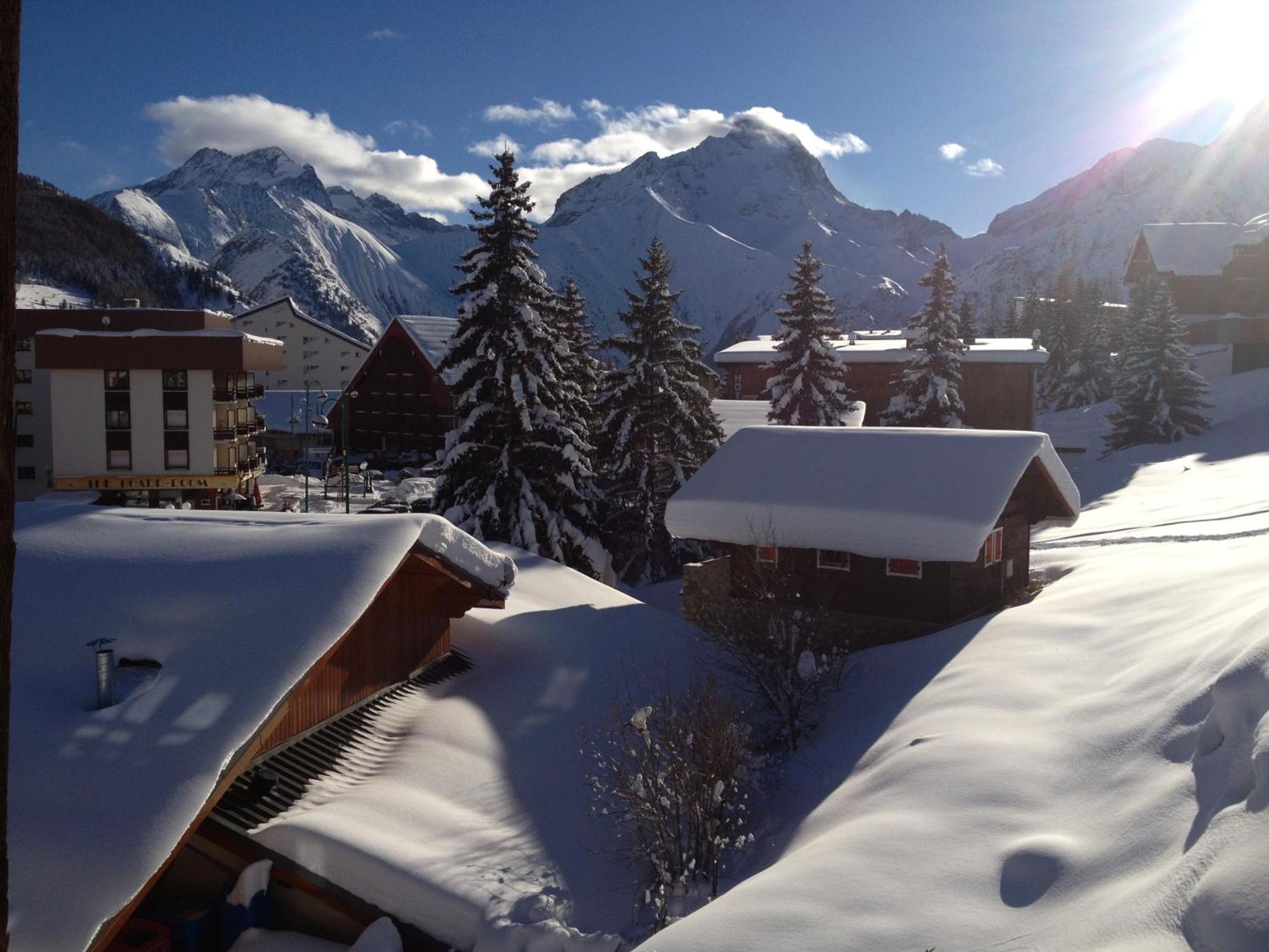 Hotel Le Cairn Les Deux Alpes Exterior foto